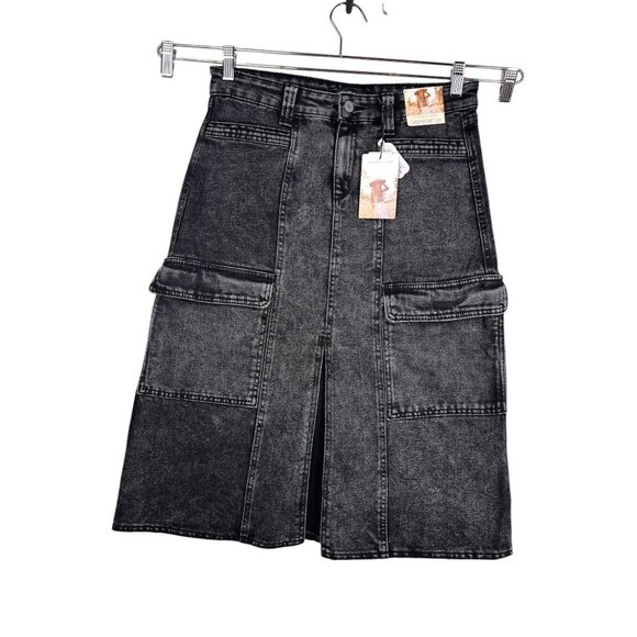 Sincerly Jules Dresses & Skirts - Sincerely Jules Vintage inspired Denim cargo midi skirt‎ grunge sz 30